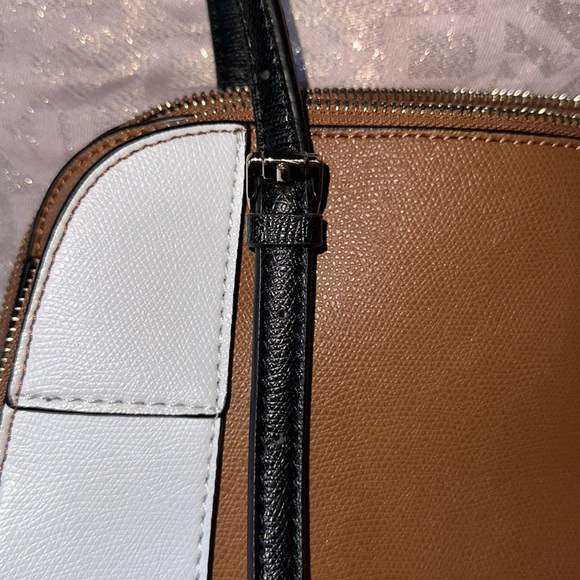 Guess handbag - Picture 7 of 8